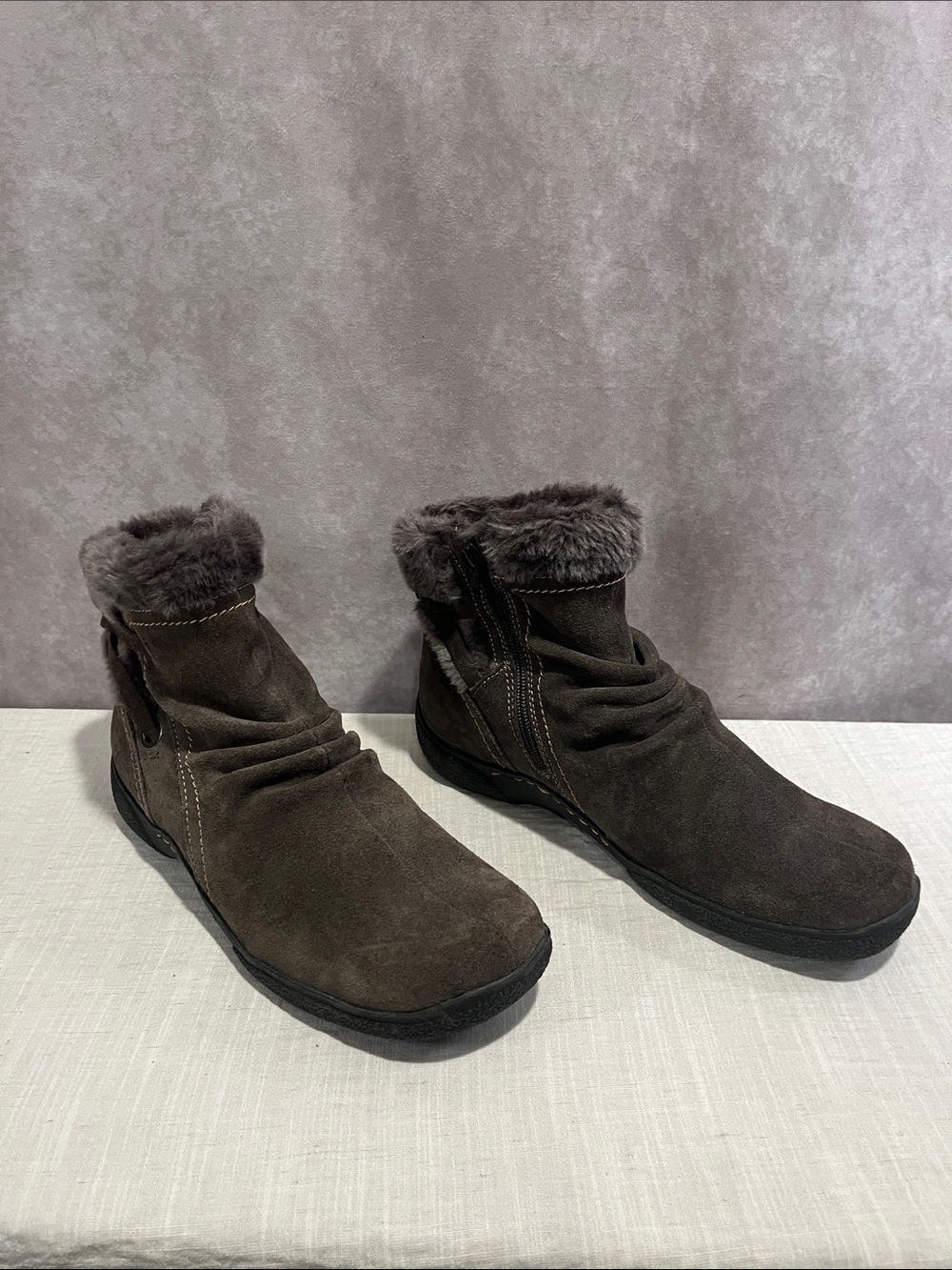 BareTraps Leanna Dark Brown Suede Faux Fur-Trim Ankle Boots size 11
